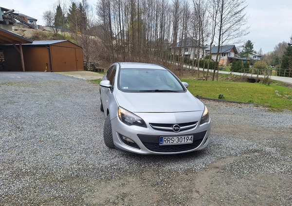 Opel Astra cena 23000 przebieg: 224000, rok produkcji 2013 z Pruszcz Gdański małe 92